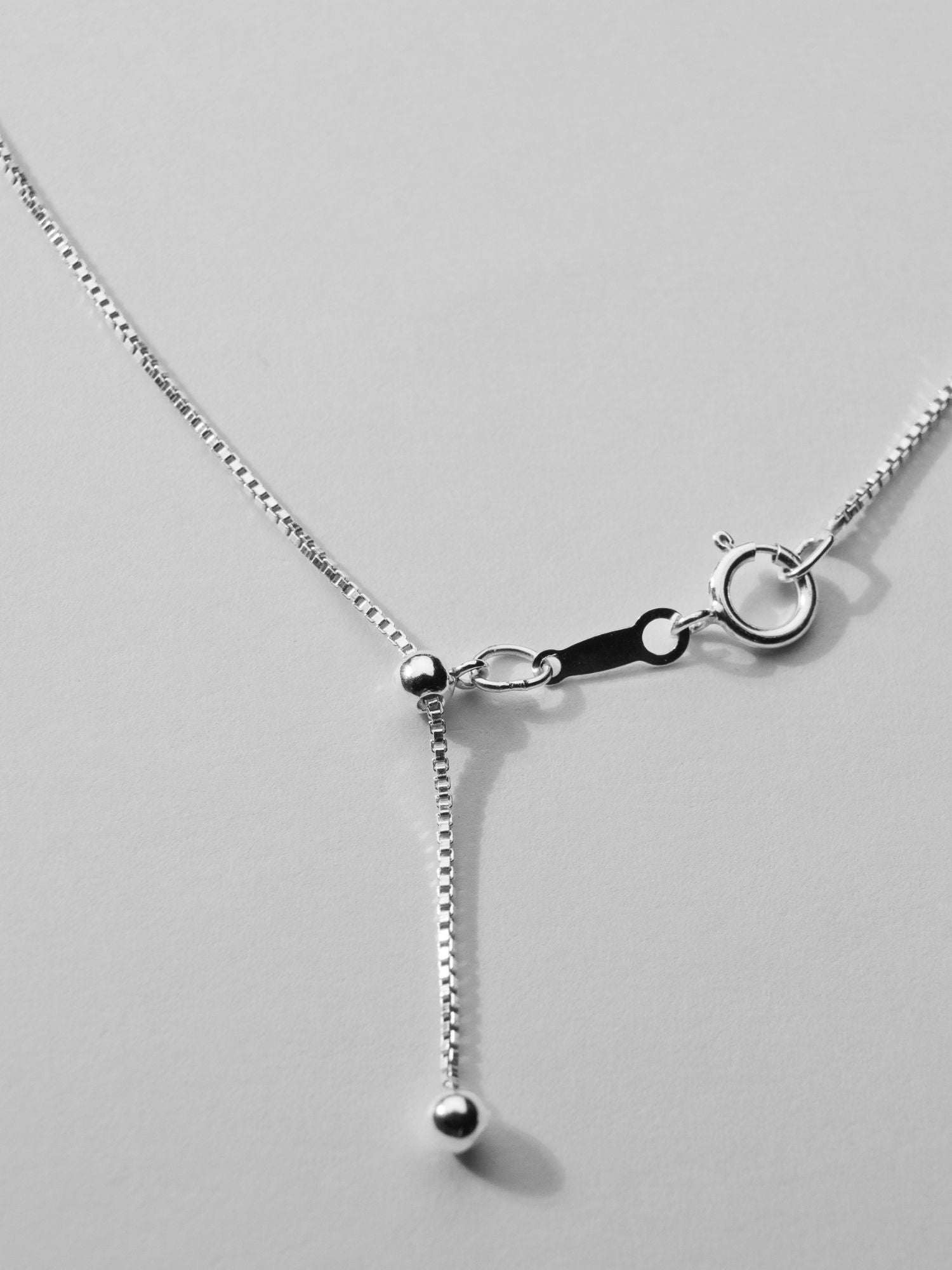 EO / PC chain lariat neclace 税込20,900- Diamond Circle Lariat Necklace with Paperclip Chain - Nuha